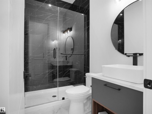 1113 Gyrfalcon Crescent, Edmonton, AB - Indoor Photo Showing Bathroom