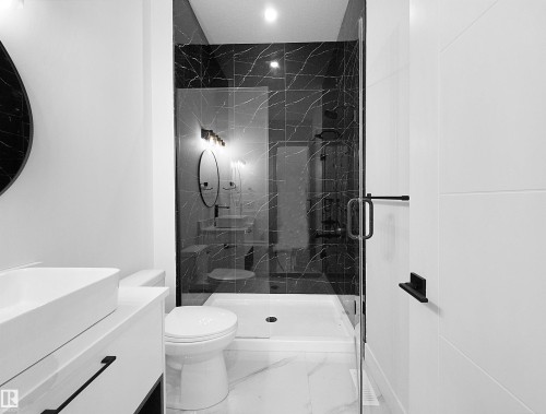 1107 Gyrfalcon Crescent, Edmonton, AB - Indoor Photo Showing Bathroom