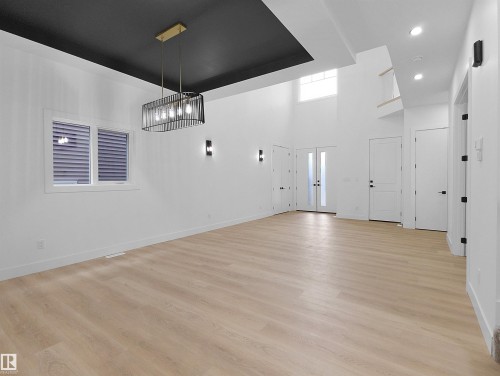 1107 Gyrfalcon Crescent, Edmonton, AB - Indoor Photo Showing Other Room