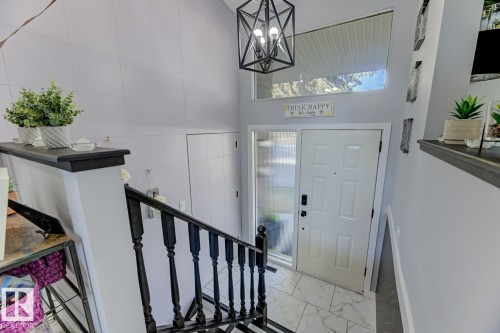 5707 89 Avenue, Edmonton, AB - Indoor Photo Showing Other Room