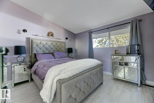 5707 89 Avenue, Edmonton, AB - Indoor Photo Showing Bedroom