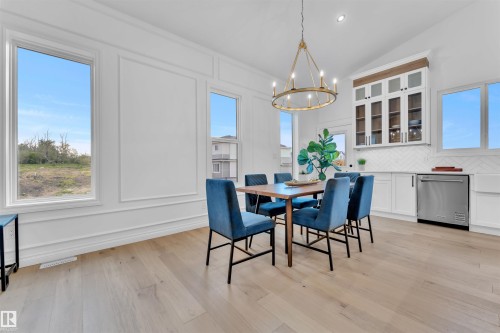 30 Avonlea Way, Spruce Grove, AB - Indoor Photo Showing Dining Room