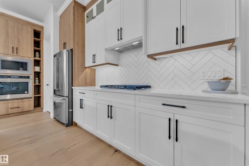 30 Avonlea Way, Spruce Grove, AB - Indoor Photo Showing Kitchen