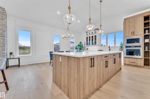 30 Avonlea Way, Spruce Grove, AB - Indoor Photo Showing Kitchen With Upgraded Kitchen