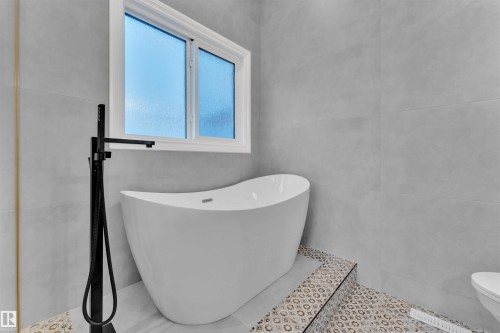 30 Avonlea Way, Spruce Grove, AB - Indoor Photo Showing Bathroom