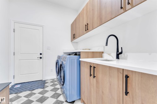 30 Avonlea Way, Spruce Grove, AB - Indoor Photo Showing Laundry Room