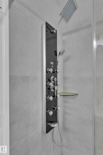 30 Avonlea Way, Spruce Grove, AB - Indoor Photo Showing Bathroom