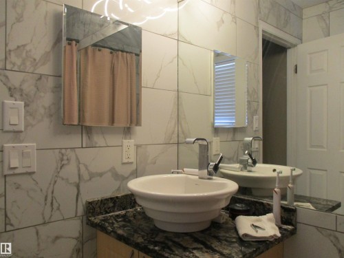 14043 134 Street, Edmonton, AB - Indoor Photo Showing Bathroom