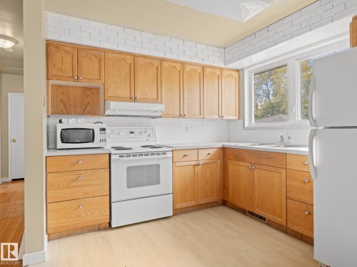 13207 133 Avenue, Edmonton, AB - Indoor Photo Showing Kitchen