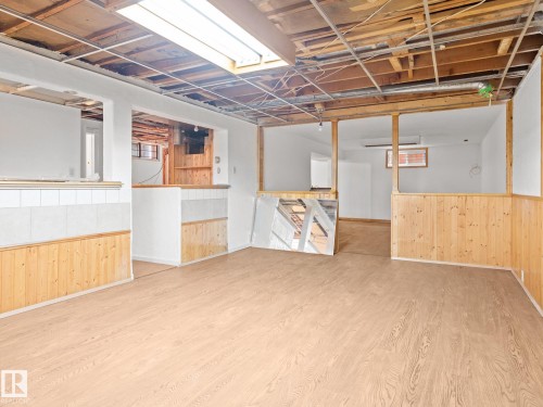 13207 133 Avenue, Edmonton, AB - Indoor Photo Showing Other Room