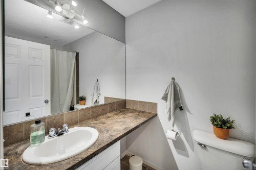 123 150 Edwards Drive, Edmonton, AB - Indoor Photo Showing Bathroom