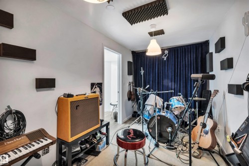 123 150 Edwards Drive, Edmonton, AB - Indoor