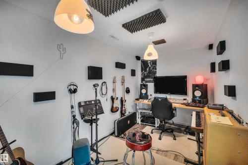 123 150 Edwards Drive, Edmonton, AB - Indoor Photo Showing Office