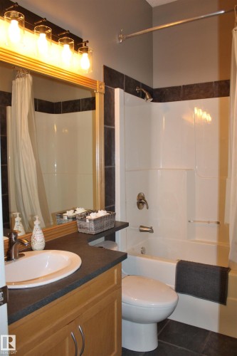 26 Longview Drive, Spruce Grove, AB - Indoor Photo Showing Bathroom