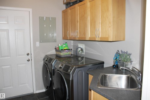 26 Longview Drive, Spruce Grove, AB - Indoor Photo Showing Laundry Room