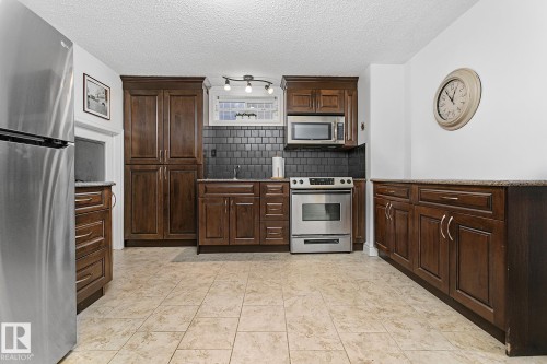 13016 79 Street, Edmonton, AB - Indoor Photo Showing Kitchen