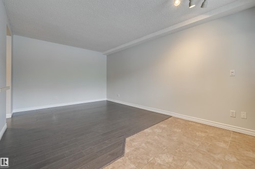 105 10621 79 Avenue, Edmonton, AB - Indoor Photo Showing Other Room