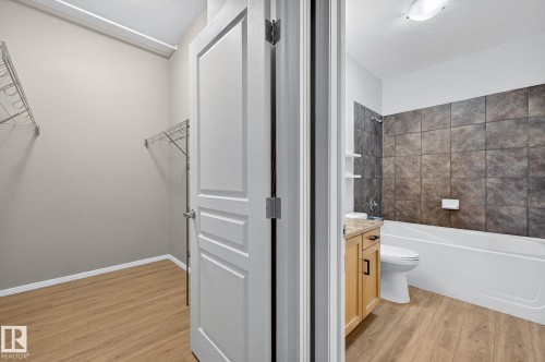 100 10531 117 Street, Edmonton, AB - Indoor Photo Showing Bathroom