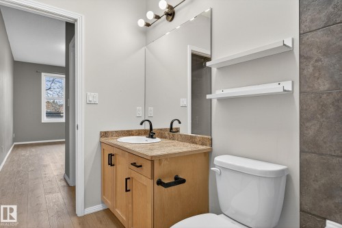 100 10531 117 Street, Edmonton, AB - Indoor Photo Showing Bathroom