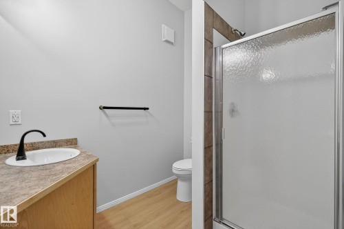 100 10531 117 Street, Edmonton, AB - Indoor Photo Showing Bathroom
