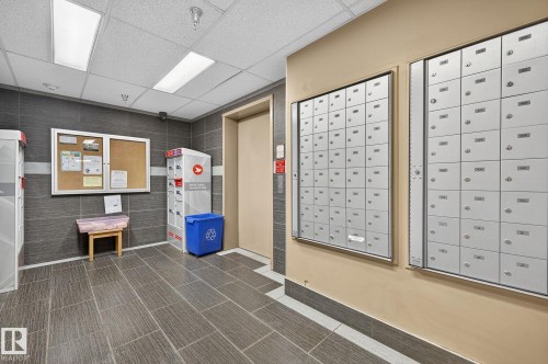 100 10531 117 Street, Edmonton, AB - Indoor Photo Showing Other Room