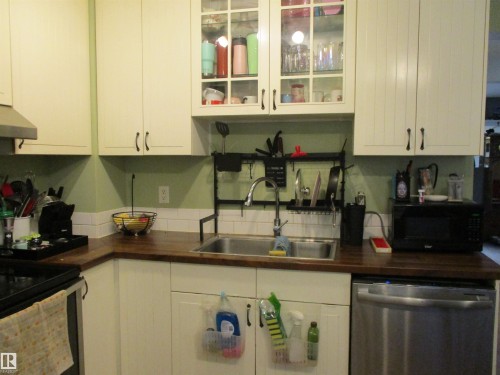67 13833 30 Street, Edmonton, AB - Indoor Photo Showing Kitchen With Double Sink