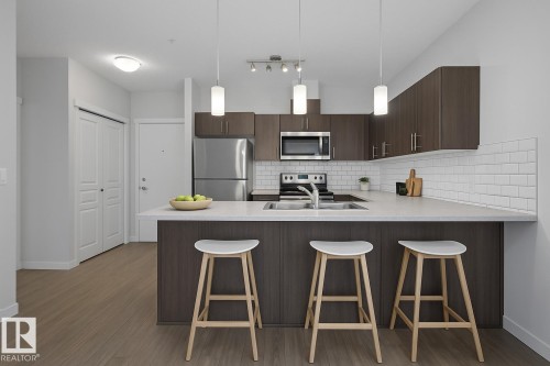 405 812 Welsh Drive, Edmonton, AB - Indoor Photo Showing Kitchen With Stainless Steel Kitchen With Upgraded Kitchen
