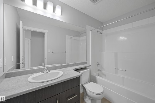 405 812 Welsh Drive, Edmonton, AB - Indoor Photo Showing Bathroom