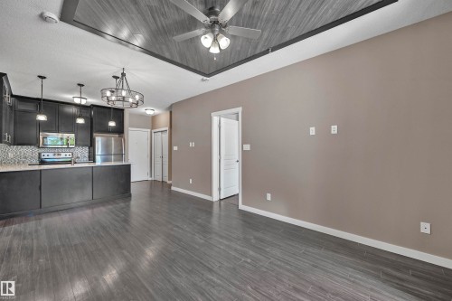 108 812 Welsh Drive, Edmonton, AB - Indoor Photo Showing Kitchen