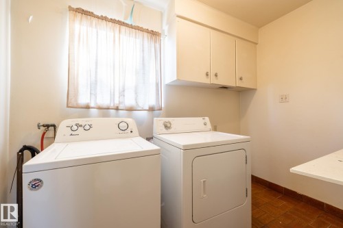 11819 87 Avenue, Edmonton, AB - Indoor Photo Showing Laundry Room