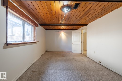 11819 87 Avenue, Edmonton, AB - Indoor Photo Showing Other Room