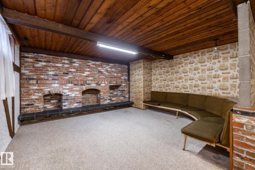 11819 87 Avenue, Edmonton, AB - Indoor Photo Showing Other Room