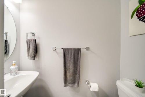 44 4835 Wright Drive, Edmonton, AB - Indoor Photo Showing Bathroom