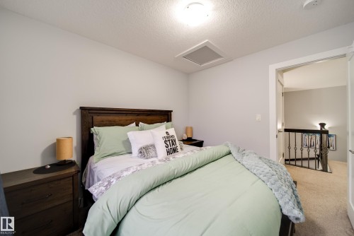 44 4835 Wright Drive, Edmonton, AB - Indoor Photo Showing Bedroom