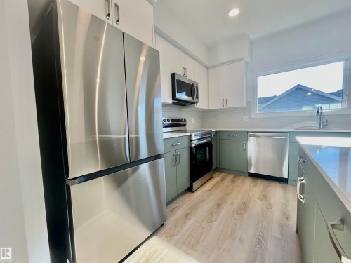 67 Sereno Lane, Fort Saskatchewan, AB - Indoor Photo Showing Kitchen