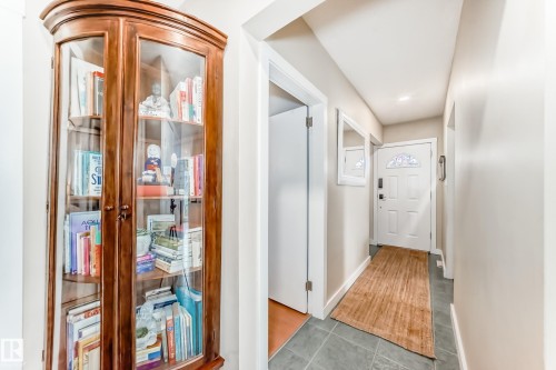 2 Mount Royal Drive, St. Albert, AB - Indoor Photo Showing Other Room