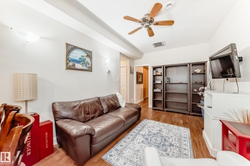 2 Mount Royal Drive, St. Albert, AB - Indoor Photo Showing Living Room