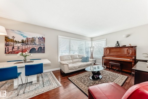 2 Mount Royal Drive, St. Albert, AB - Indoor Photo Showing Living Room