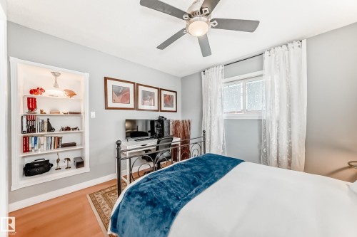 2 Mount Royal Drive, St. Albert, AB - Indoor Photo Showing Bedroom