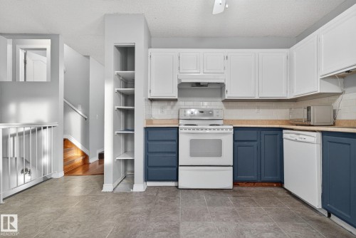 17204 96 Street, Edmonton, AB - Indoor Photo Showing Kitchen