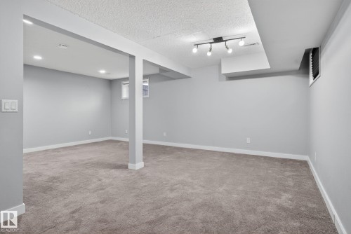 17204 96 Street, Edmonton, AB - Indoor