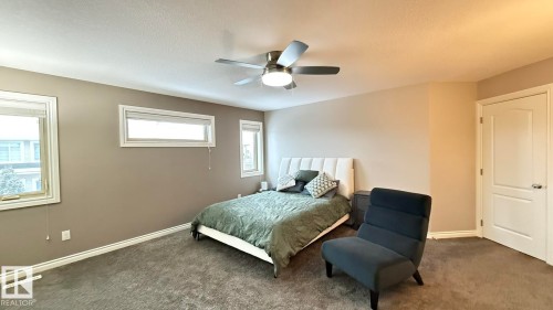 1076 Armitage Crescent, Edmonton, AB - Indoor Photo Showing Bedroom