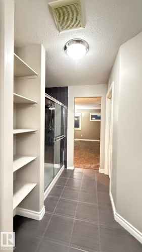 1076 Armitage Crescent, Edmonton, AB - Indoor