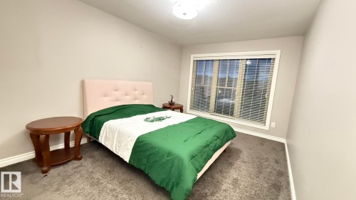 1076 Armitage Crescent, Edmonton, AB - Indoor Photo Showing Bedroom