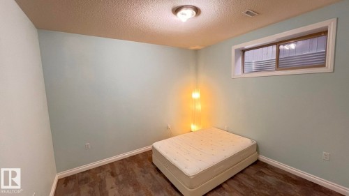 1076 Armitage Crescent, Edmonton, AB - Indoor