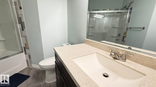 1076 Armitage Crescent, Edmonton, AB - Indoor Photo Showing Bathroom