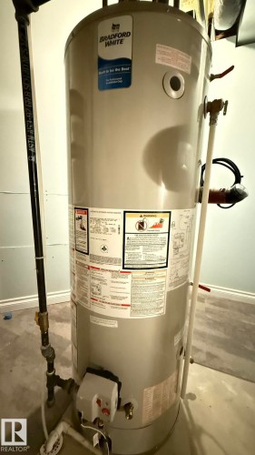 1076 Armitage Crescent, Edmonton, AB - Indoor Photo Showing Basement