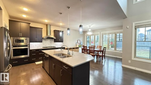 1076 Armitage Crescent, Edmonton, AB - Indoor Photo Showing Kitchen With Double Sink With Upgraded Kitchen