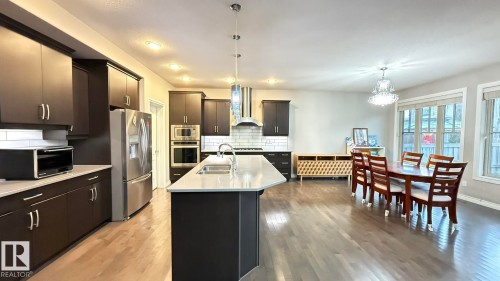 1076 Armitage Crescent, Edmonton, AB - Indoor Photo Showing Kitchen With Double Sink With Upgraded Kitchen