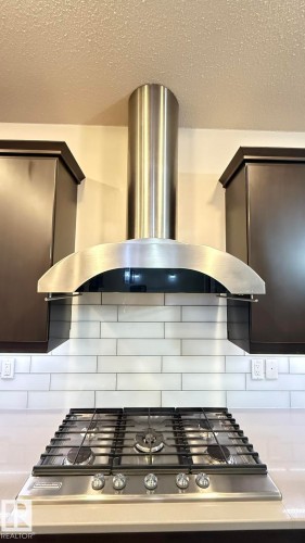 1076 Armitage Crescent, Edmonton, AB - Indoor Photo Showing Kitchen